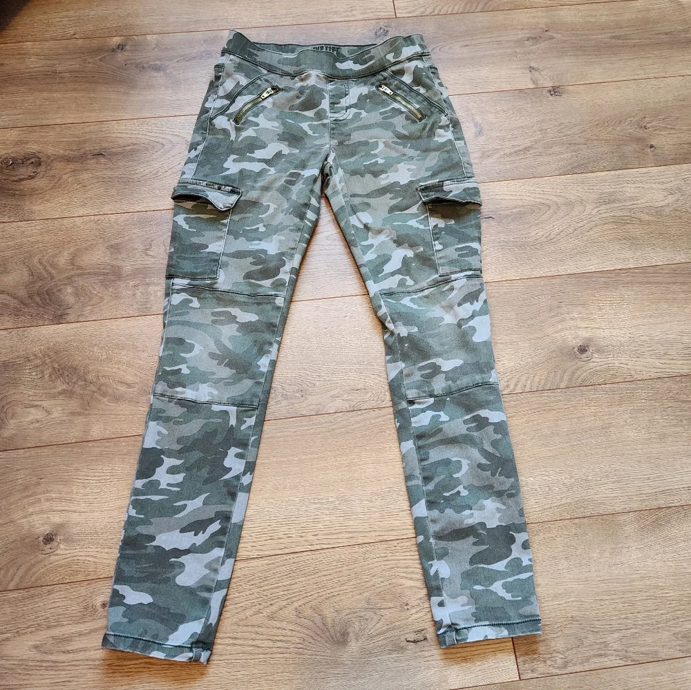 Size 12 Girls Justice Camo Pants